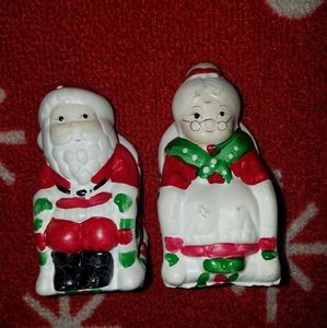 VTG ROC Mr & Mrs Santa Claus Salt & Pepper Shakers